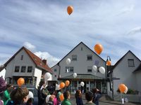 Er&ouml;ffnung B&uuml;cherschrank im Mai 2019_1